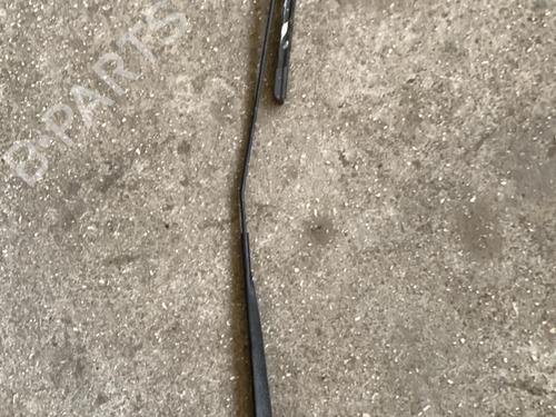front-windshield-wiper-arm-renault-clio-iii-br01-cr01-2005-2006-2007-2008-2009-2010-2011-2012-2013-2014-33539477 main image