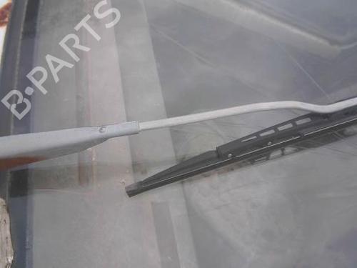Used Front windshield wiper arm RENAULT RAPID Box Body/MPV (F40_, G40_) 1.1 (48 hp) 32240072
