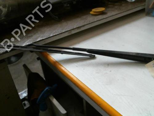 Used Front windshield wiper arm CHRYSLER VOYAGER IV (RG, RS) 2.8 CRD (150 hp) 22042069