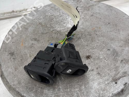 Left front window switch CITROËN C2 (JM_) 1.1 | BP38680318I27 - Image 2