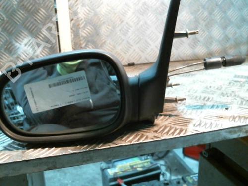 Retrovisor izquierdo RENAULT CLIO I (B/C57_, 5/357_) 1.2 (B/C/S57A, B/C57S, 5/357F, 5/357J, 5/357L, 5/357R) (58 hp) 20989367