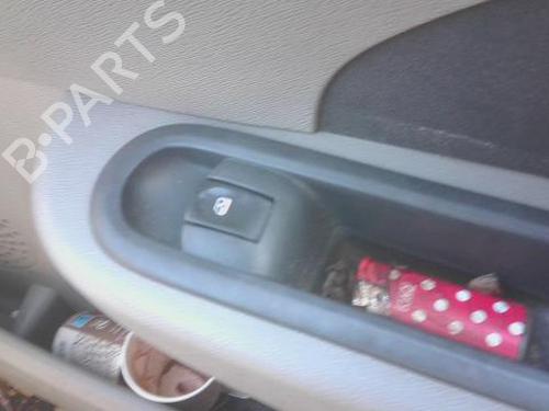 Used Right front window switch RENAULT TWINGO II (CN0_) 1.5 dCi (CN0E) (64 hp) 28473319