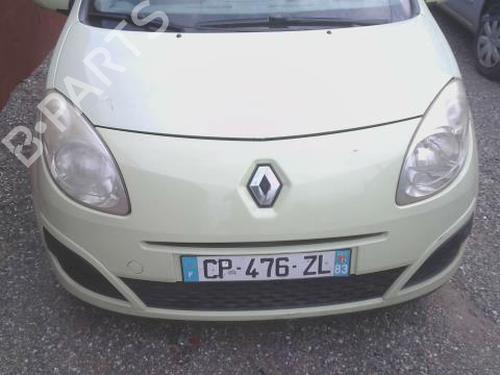Brugte RENAULT TWINGO II (CN0_) 1.5 dCi (CN0E) (64 hp) 4442149