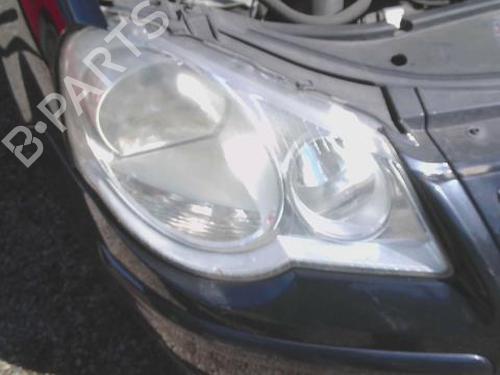 Used Right headlight VW POLO IV (9N_, 9A_) 1.4 TDI (70 hp) 28422394