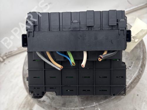 Used Fuse box Fuse box 38938903 38938903