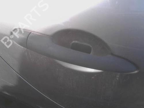 Used Rear right exterior door handle RENAULT CLIO III (BR0/1, CR0/1) 1.2 16V Hi-Flex (BR1U, CR1U) (75 hp) 28840376