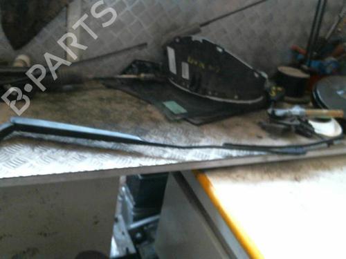 Used Front windshield wiper arm RENAULT CLIO III (BR0/1, CR0/1) 1.5 dCi (BR17, CR17) (86 hp) 20994405