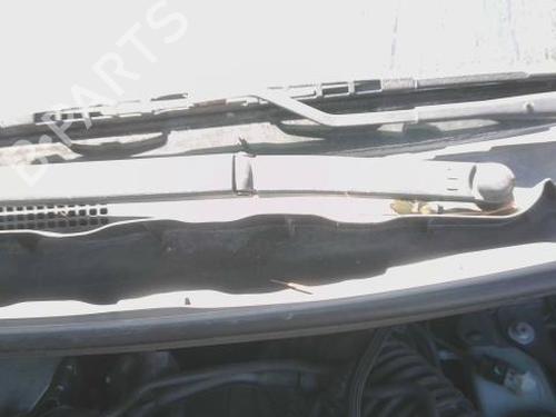 Used Front windshield wiper arm RENAULT LATITUDE (L70_) 2.0 dCi 150 (L70H) (150 hp) 28018979
