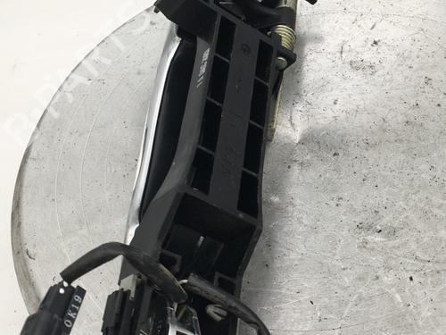 front-left-exterior-door-handle-nissan-navara-np300-pickup-d23-d23t-2014-32022183 main image