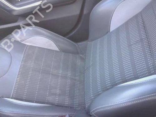 Stol høyre foran PEUGEOT 2008 I (CU_) 1.2 VTi (82 hp) 32368413