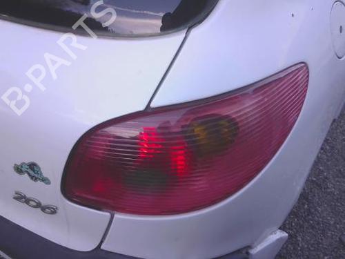 Used Right taillight PEUGEOT 206 Hatchback (2A/C) 1.4 i (75 hp) 30480098
