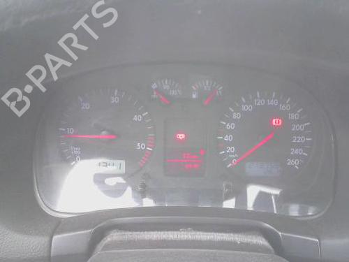 Cockpit VW GOLF IV (1J1) 1.9 TDI (90 hp) 31330177