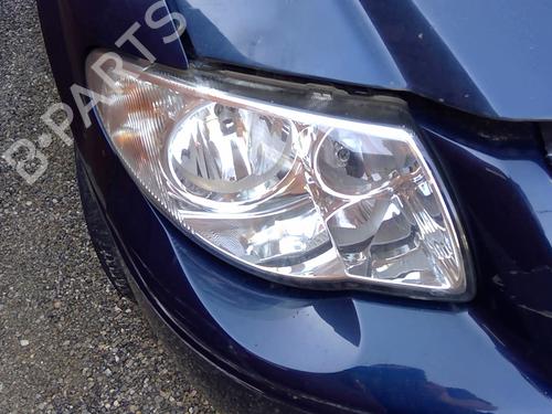 Used Right headlight CHRYSLER VOYAGER IV (RG, RS) 2.8 CRD (150 hp) 25910747