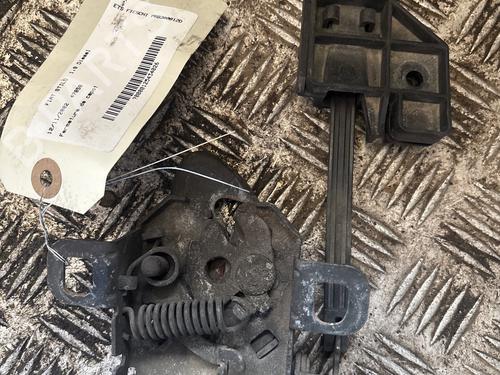 Fechadura do capot Fechadura do capot FIAT STILO (192_) 1.9 JTD (192_XE1A) (115 hp) 34479538 34479538