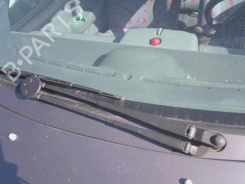 Used Front windshield wiper arm RENAULT TWINGO I (C06_) 1.2 (C066, C068) (58 hp) 27536103