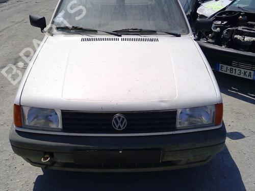 Right headlight VW POLO II (86C, 80) 1.3 Cat | BP22039282C29 