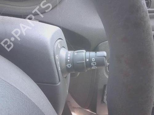 Used Steering column stalk RENAULT CLIO III (BR0/1, CR0/1) 1.2 16V Hi-Flex (BR1U, CR1U) (75 hp) 28949220