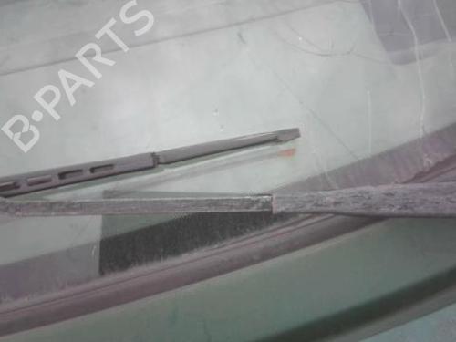 Used Front windshield wiper arm Front windshield wiper arm RENAULT RAPID Box Body/MPV (F40_, G40_) 1.2 (F406, G40A) (55 hp) 30908574 30908574