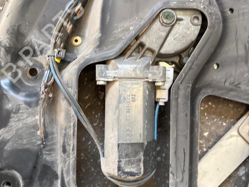 Used Front left window mechanism Front left window mechanism MERCEDES-BENZ SPRINTER 2-t Van (B901, B902) 211 CDI (901.661, 901.662, 902.661, 902.662) (109 hp) 34638325 34638325