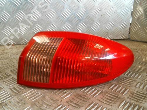 Achterlicht rechts ALFA ROMEO 147 (937_) 1.9 JTD (937.AXD1A, 937.BXD1A, 937.AXV1A, 937.BXB1A,... (115 hp) 21000474