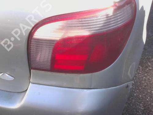 Højre baglygte TOYOTA YARIS (_P1_) 1.0 (SCP10_, SCP10R) (68 hp) 28440441