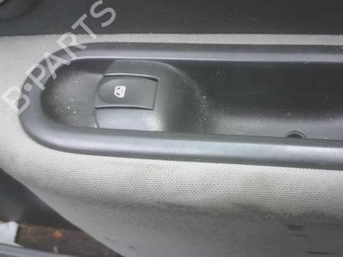 Used Right front window switch RENAULT CLIO III (BR0/1, CR0/1) 1.2 16V (BR02, BR0J, BR11, CR02, CR0J, CR11) (75 hp) 32982086