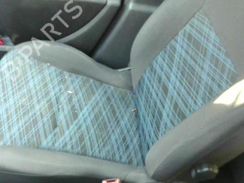 Used Right front seat RENAULT CLIO III (BR0/1, CR0/1) 1.5 dCi (BR17, CR17) (86 hp) 26521533