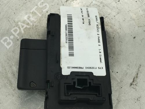 Used Card reader RENAULT SCÉNIC II (JM0/1_) 1.9 dCi (JM14) (131 hp) 31577187