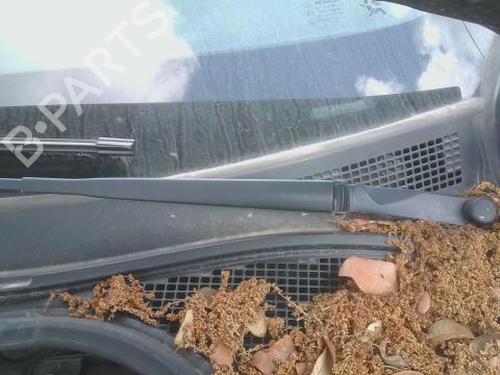 Used Front windshield wiper arm RENAULT LAGUNA III Grandtour (KT0/1) 1.5 dCi (KT0A, KT0R, KT02) (110 hp) 28495440
