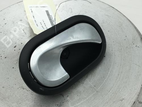 Used Front right interior door handle RENAULT TWINGO III (BCM_, BCA_) 1.0 SCe 70 (BCMB) (69 hp) 31170676