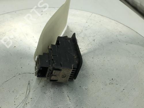 Used Right front window switch Right front window switch VW GOLF VII (5G1, BQ1, BE1, BE2) 1.6 TDI (105 hp) 31168369 31168369