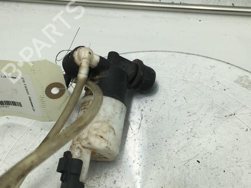 Used Washer pump Washer pump RENAULT SCÉNIC II (JM0/1_) 1.9 dCi (JM0G, JM12, JM1G, JM2C) (120 hp) 31660926 31660926