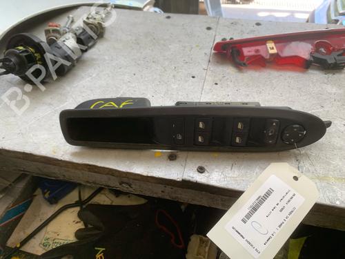 switch-citroen-c4-ii-nc_-2009-38454201 main image