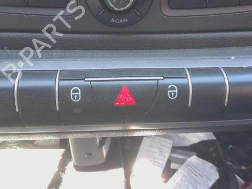 Used Warning switch Warning switch SMART FORTWO Coupe (453) 1.0 (453.341) (60 hp) 33650477 33650477