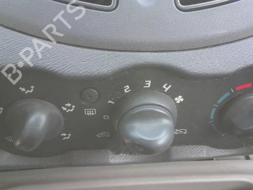 AC Styreenhet / Manøvreringsenhet RENAULT TWINGO II (CN0_) 1.2 16V (CN04, CN0B) (75 hp) 28949474