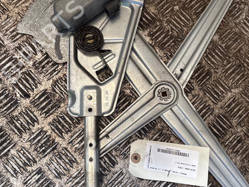 Used Front right window mechanism Front right window mechanism RENAULT TWINGO I (C06_) 1.2 (C066, C068) (58 hp) 36098676 36098676
