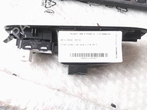 Used Right rear window switch PEUGEOT 208 II (UB_, UP_, UW_, UJ_) e-208 (136 hp) 30127325
