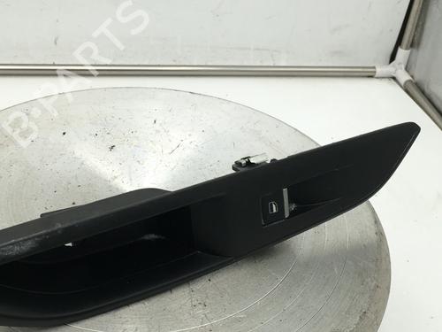 Mando elevalunas trasera derecho PEUGEOT 3008 II SUV (MC_, MR_, MJ_, M4_) 1.5 BlueHDi 130 (131 hp) 31332995