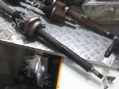 Used Right front driveshaft Right front driveshaft MERCEDES-BENZ B-CLASS Sports Tourer (W245) B 180 (245.232) (116 hp) 28071505 28071505