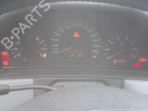 Kombinert Instrument MERCEDES-BENZ E-CLASS T-Model (S210) E 240 T (210.262) (170 hp) 28580810