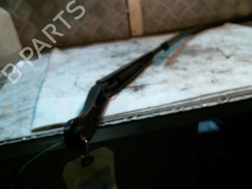 Used Front windshield wiper arm RENAULT CLIO III (BR0/1, CR0/1) 1.5 dCi (BR17, CR17) (86 hp) 20986777