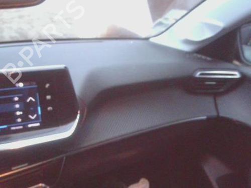 Instrumentbræt PEUGEOT 208 II (UB_, UP_, UW_, UJ_) 1.2 PureTech 100 (101 hp) 30941776