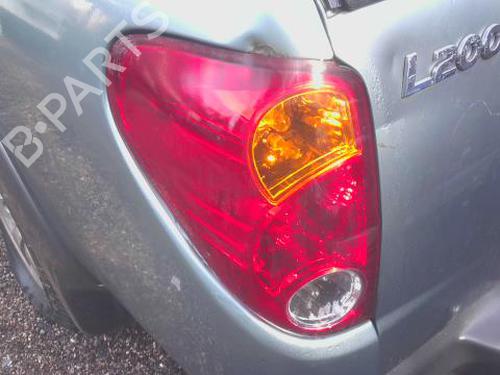 Venstre Baklys MITSUBISHI L200 / TRITON (KA_T, KB_T) 2.5 DI-D 4WD (KB4T) (136 hp) 32110972