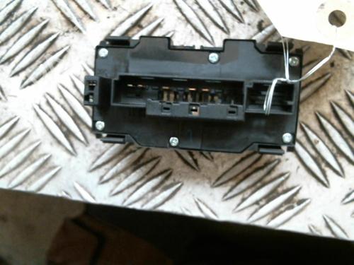 Used Warning switch MERCEDES-BENZ E-CLASS (W210) E 220 CDI (210.006) (143 hp) 20988939
