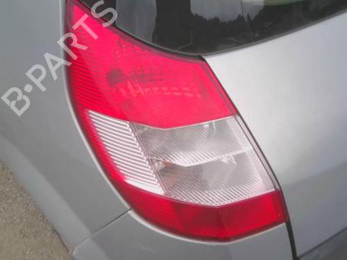 Fanale posteriore sinistro RENAULT SCÉNIC II (JM0/1_) 1.9 dCi (JM0G, JM12, JM1G, JM2C) (120 hp) 31660919