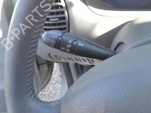 Comutador Comutador RENAULT SCÉNIC I MPV (JA0/1_, FA0_) 1.6 (JA00, JA16, JA15, JA19, JA1V, JA2B, JA2C, JA0B,... (107 hp) 27357560 27357560