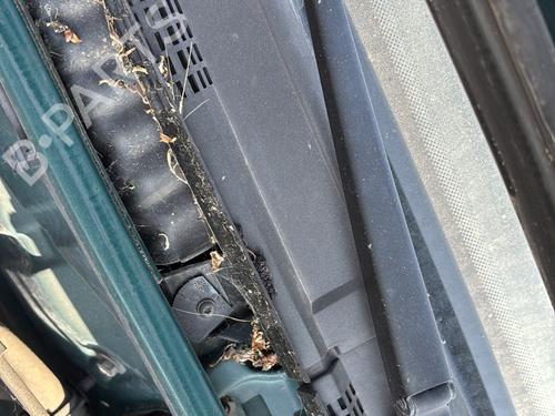 Used Front windshield wiper arm Front windshield wiper arm PEUGEOT 306 Break (7E, N3, N5) 1.4 (75 hp) 26879963 26879963