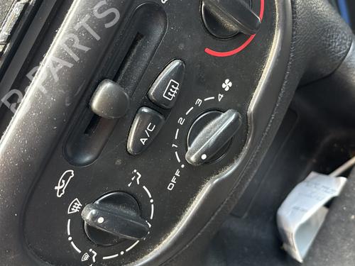 Used Climate control Climate control PEUGEOT 206 Hatchback (2A/C) 1.4 i (75 hp) 26398690 26398690