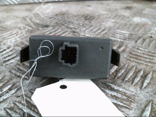 Used Warning switch Warning switch RENAULT CLIO III (BR0/1, CR0/1) 1.5 dCi (BR0H, CR0H, CR1S, BR1S) (106 hp) 20991580 20991580