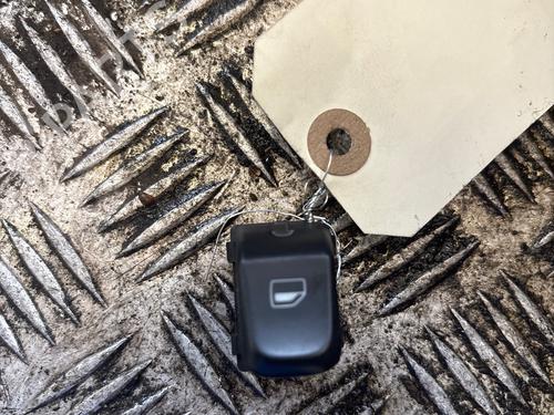 Used Left rear window switch Left rear window switch AUDI A4 B8 (8K2) 2.0 TDI (170 hp) 33334213 33334213